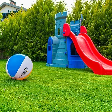 Вилла Blue - 4 Bedroom In Hisaroenue