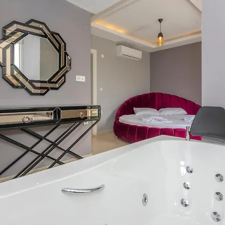 Blue - 4 Bedroom In Hisaroenue Олудениз