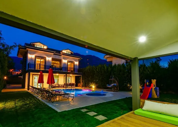 Blue - 4 Bedroom In Hisaroenue *