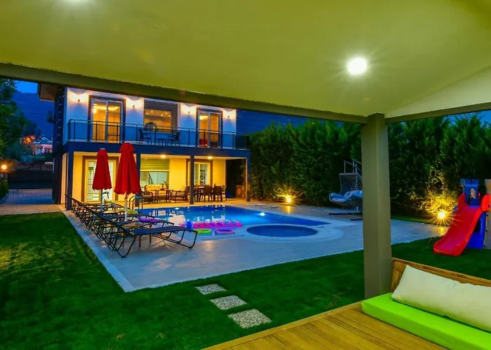 Blue - 4 Bedroom In Hisaroenue וילה