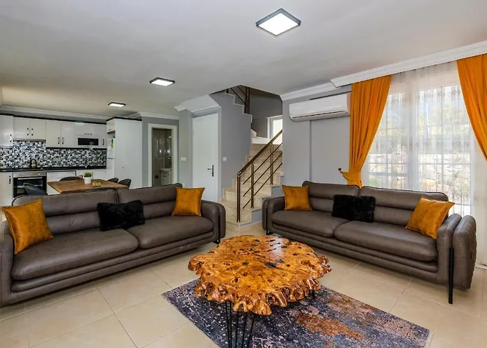 Blue - 4 Bedroom In Hisaroenue *