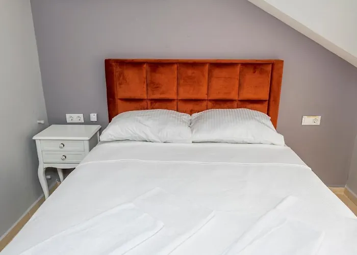 Blue - 4 Bedroom In Hisaroenue וילה אולודניץ