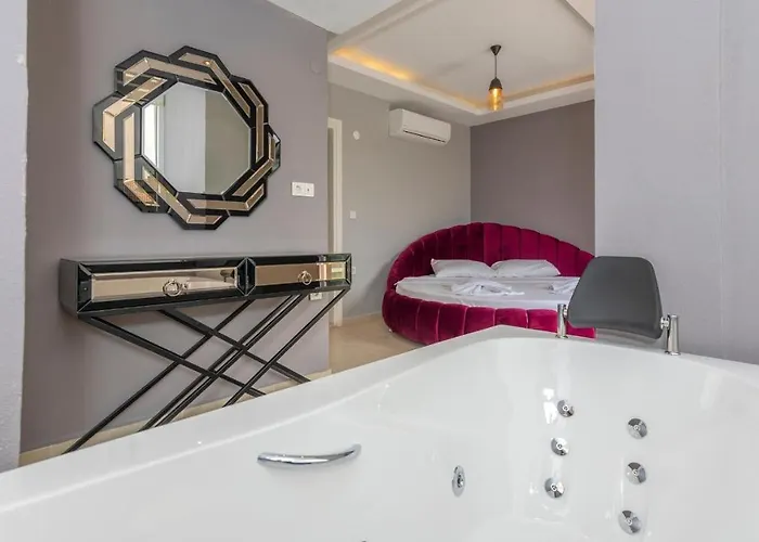 Blue - 4 Bedroom In Hisaroenue אולודניץ