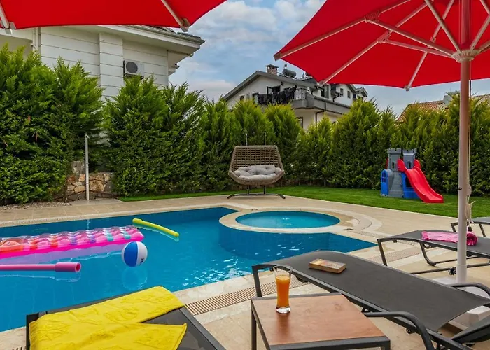 Blue - 4 Bedroom In Hisaroenue וילה