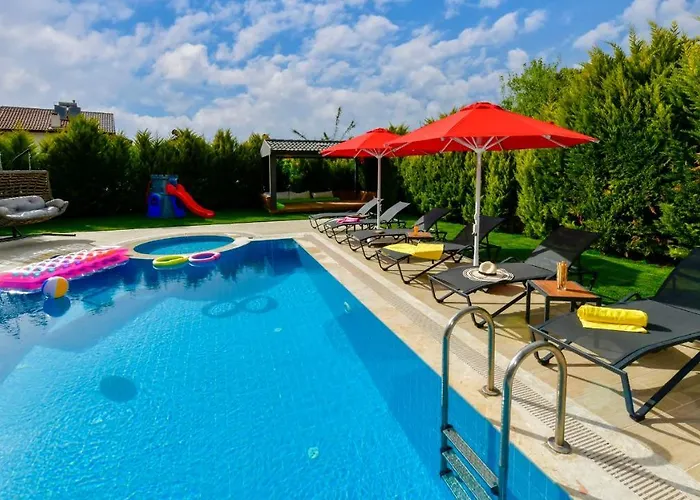 Blue - 4 Bedroom In Hisaroenue