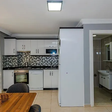 Blue - 4 Bedroom In Hisaroenue Villa