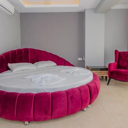 Blue - 4 Bedroom In Hisaroenue