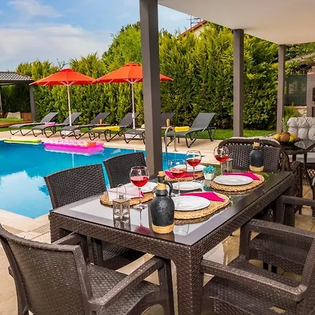 Blue - 4 Bedroom In Hisaroenue Villa Oludeniz