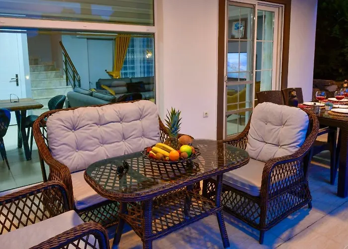 Villa Blue - 4 Bedroom In Hisarönü *