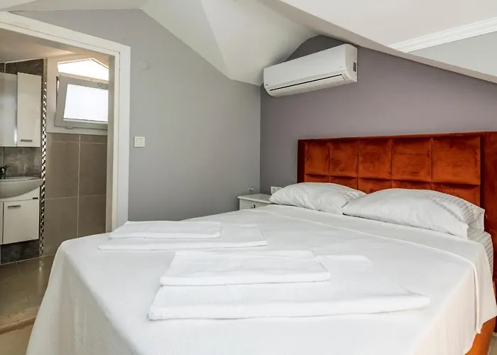 Blue - 4 Bedroom In Hisarönü