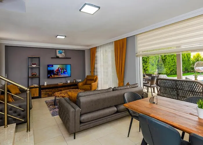 Blue - 4 Bedroom In Hisarönü